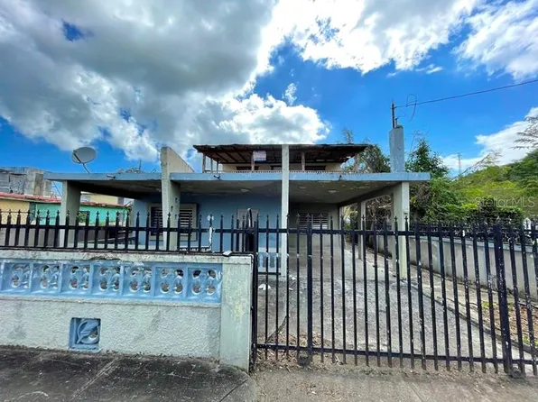 111 Los Quinteros St #A, Toa Baja, PR 00949