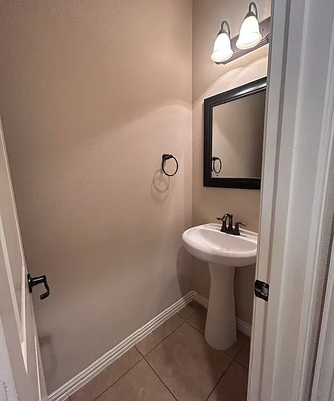 3004 Hereford Dr — Photo 34