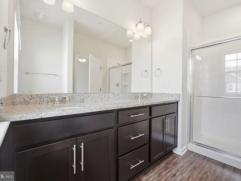 1806 Kellington Ct — Photo 20