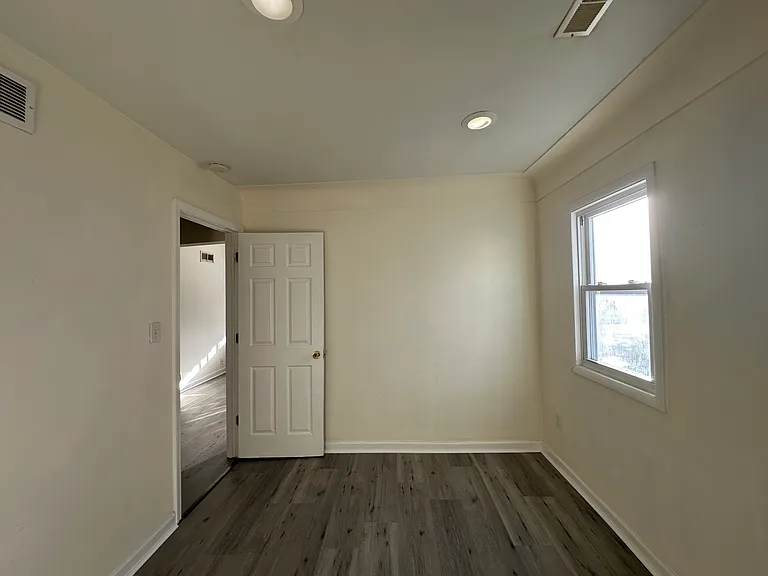 18461 Beechwood St — Photo 3
