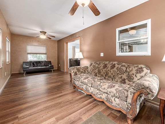 2nd image of 905 Pleasant Dr