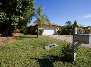 138 7th St, Naples, FL 34113