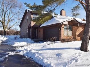 114 Prairie Dr, Westmont, IL