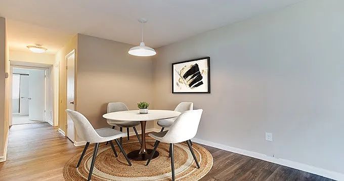 River Breeze Apartments — Photo 10