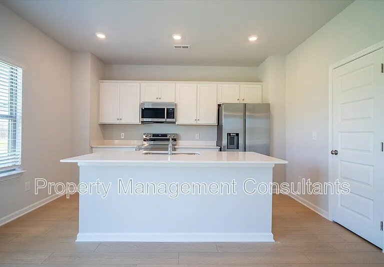 22857 Dashwood Ln — Photo 9