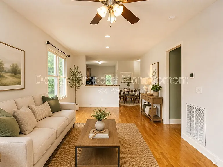 226 N Hickory St — Photo 3
