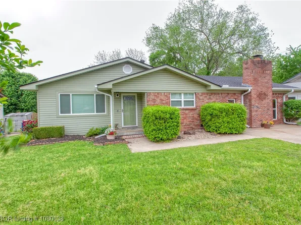 2215 N 57th Ln, Fort Smith, AR 72904