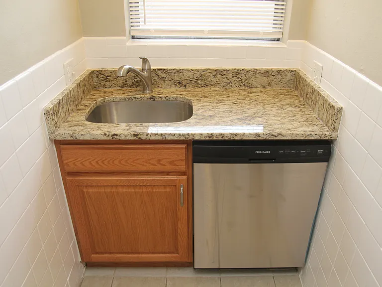 7574 Buckingham Dr #6 — Photo 7