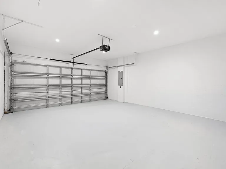 1209 Olympic Cir — Photo 46