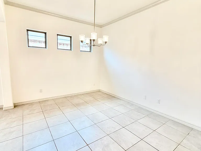 5401 Lamont Ave — Photo 8
