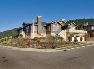 5901 Sunhawk Dr, Santa Rosa, CA 95409