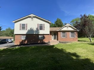 1 James Ct, Mount Pocono, PA 18344