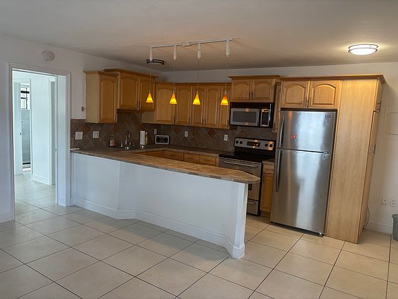 All wood kitchen ! It comes with everything you need !