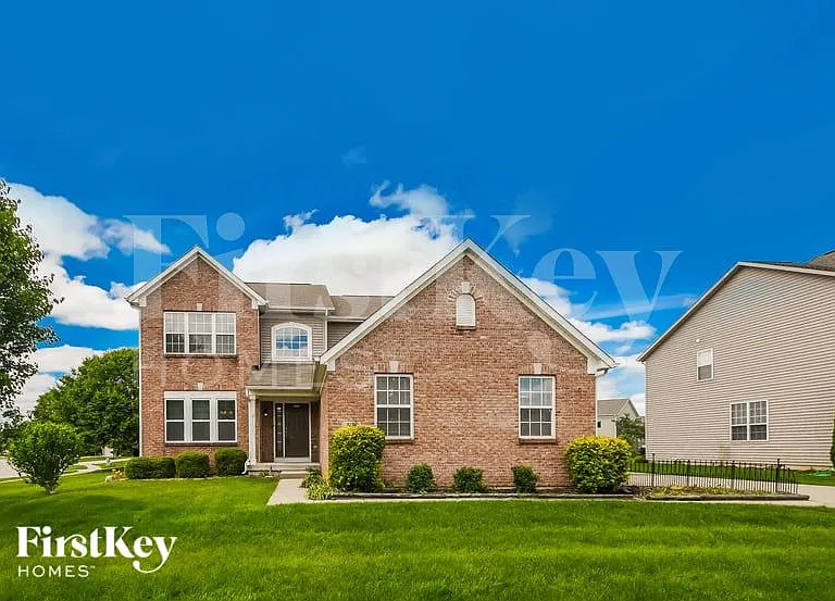 6240 Eagle Lake Dr — Photo 1