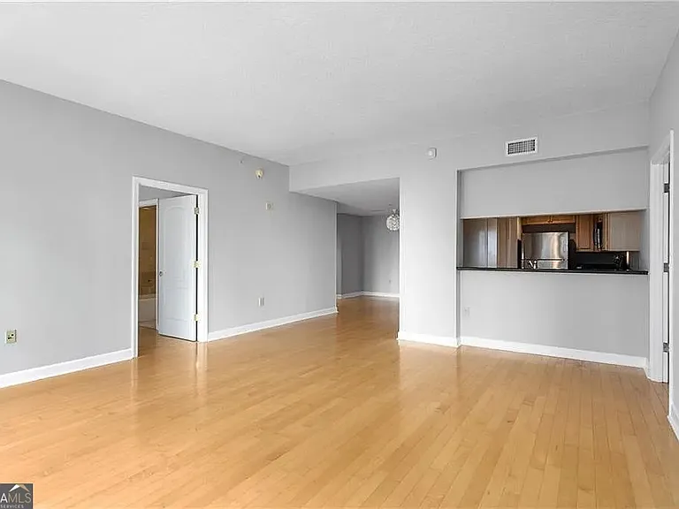 195 14th St NE #1902 — Photo 1