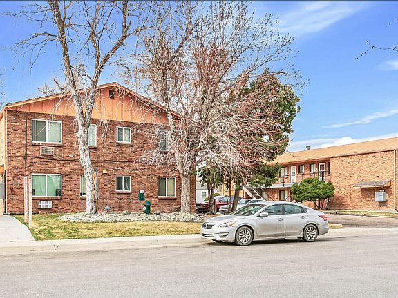 2nd image of 3605 S Knox Ct #36d3c8091