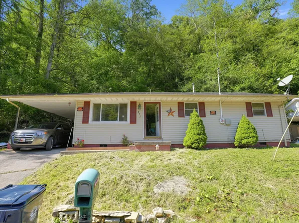 871 6th St, Paintsville, KY 41240