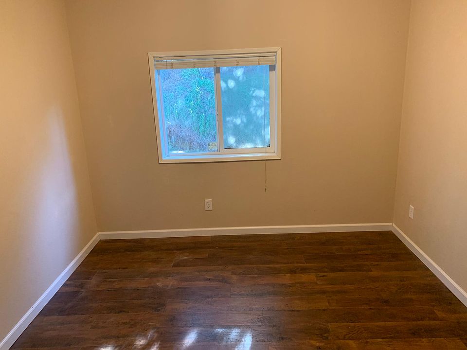 2nd image of 180 Dutra Rd