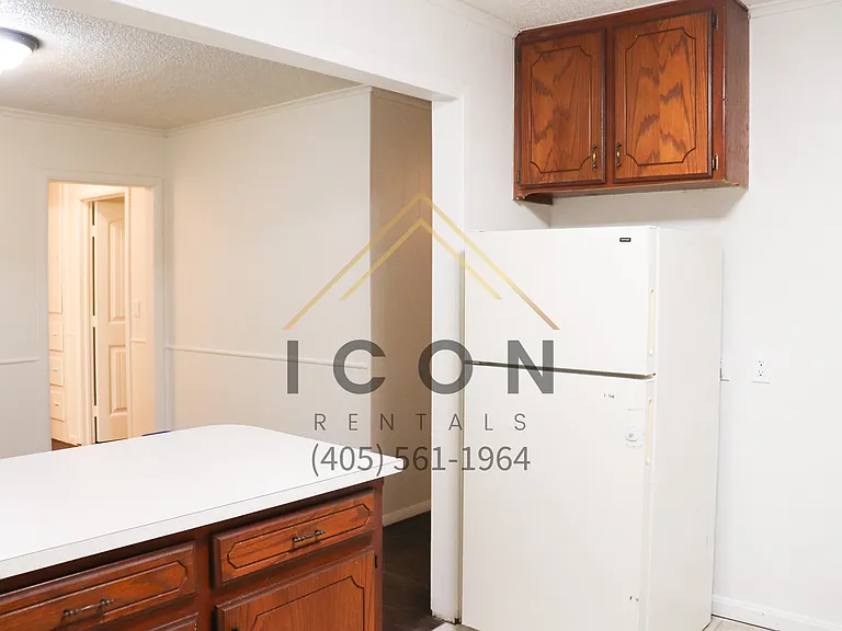 1108 W Warren St — Photo 9