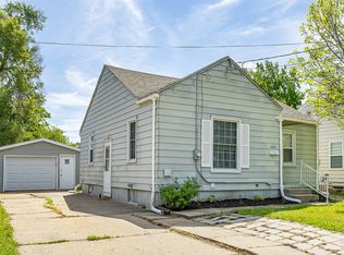 2201 Merle Hay Rd, Des Moines, IA 50310