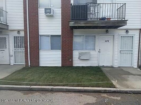 2nd image of 271 Maple Pkwy #A