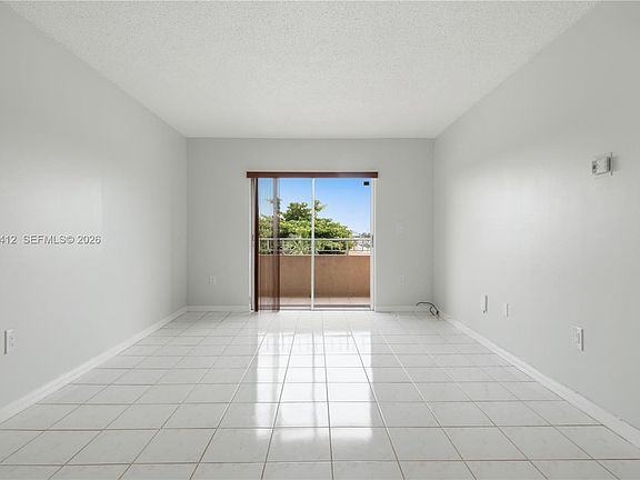 3rd image of 6090 W Flagler St