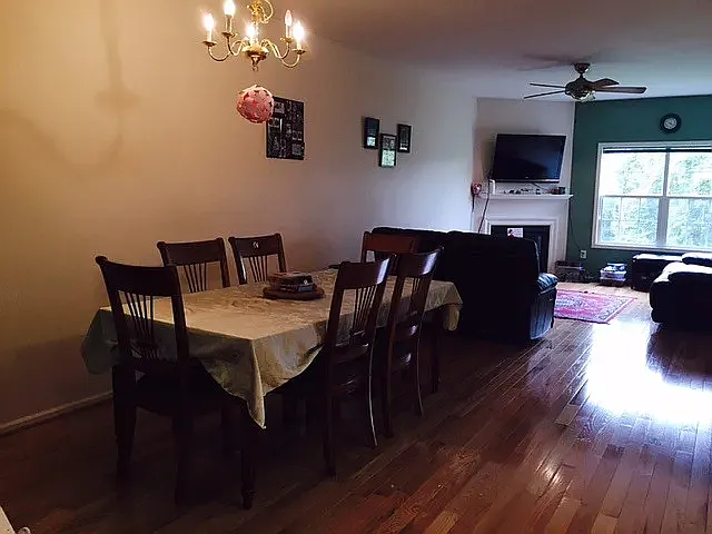 2402 Braken Ave — Photo 8