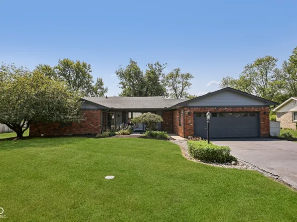 221 Beechwood Dr, Westfield, IN 46074