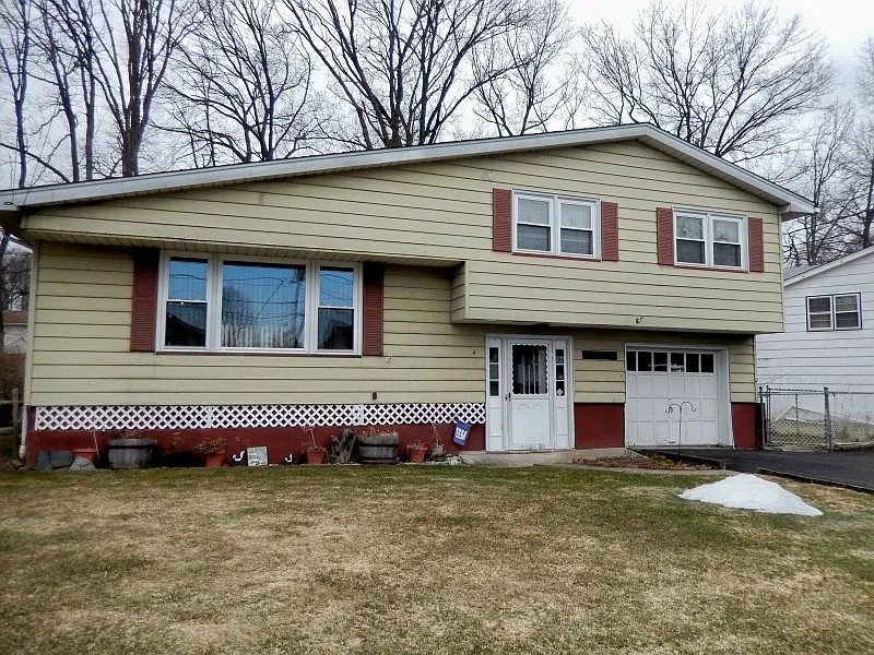 4 Denora Dr photo 1