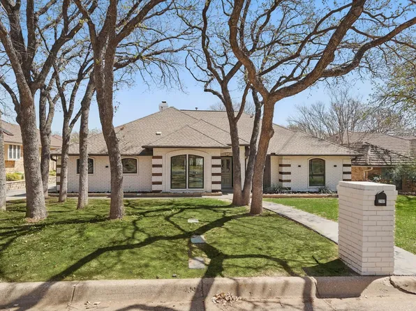 2107 Emerald Lake Dr, Arlington, TX 76013