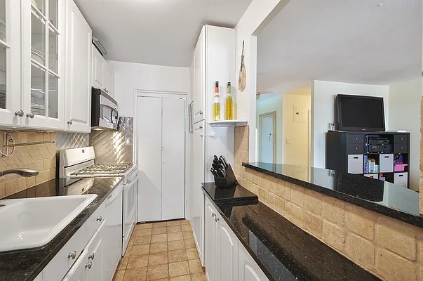 Sold by Ian K. Katz Residential | media 12