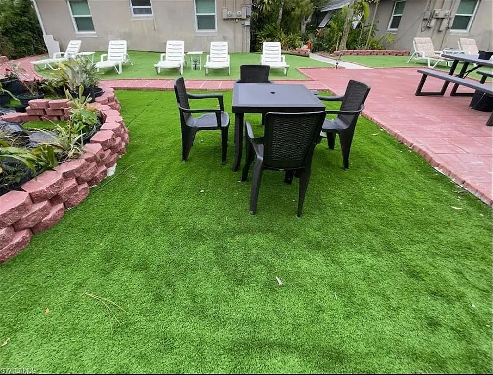 2 bed, 1.0 bath, 800 sqft, $1,700 — Photo 1