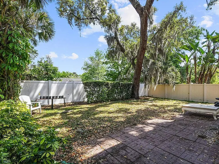 1102 Washington Ave — Photo 22