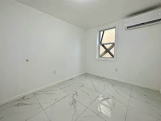 5th image of 2832 W 15th St #3