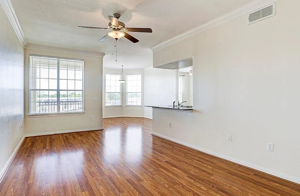 2 bed, 2.0 bath, 1208 sqft, $1,750 — Photo 2