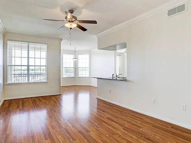 7575 Kirby Dr #2304 — Photo 2