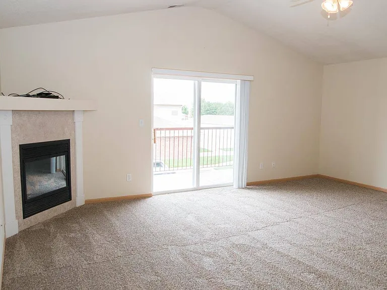 Northbrook Apartments — Photo 273