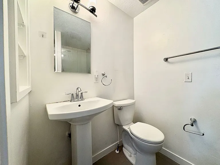 1255 E 5600 S — Photo 12