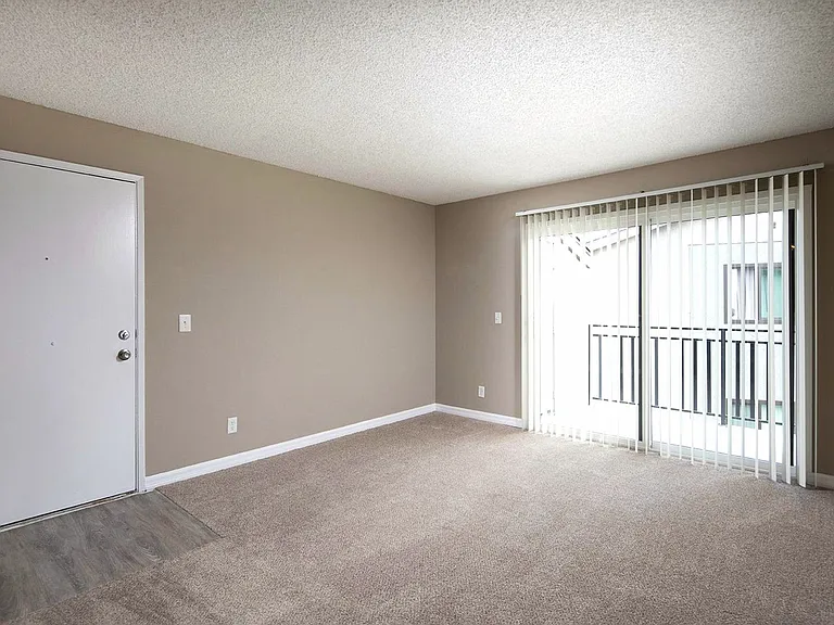 Oro Vista Apartments — Photo 9