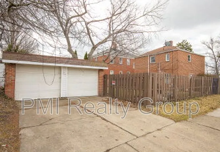 645 Babbitt Rd — Photo 6