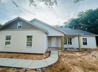 135 Rosewood Dr, Dothan, AL 36301