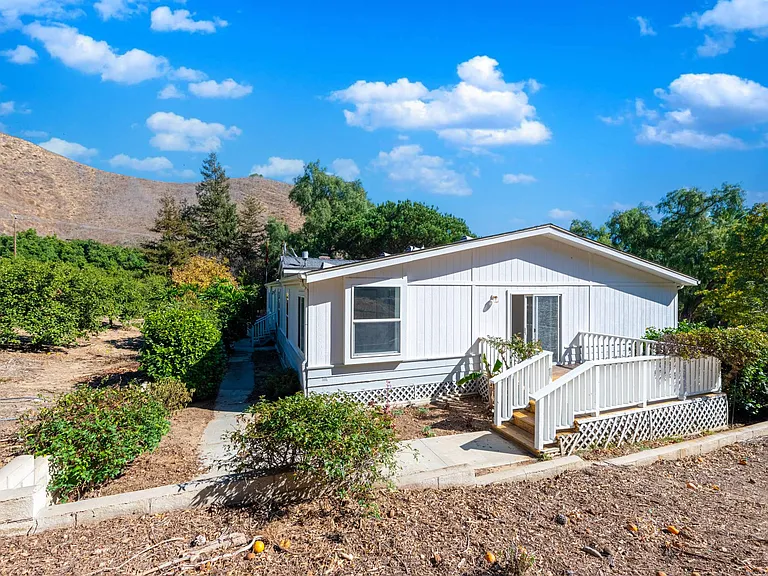 1057 E La Loma Ave — Photo 52