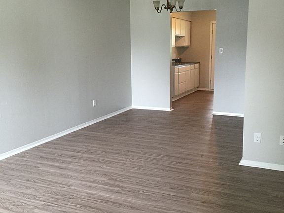 5th image of 2215 Bunton Dr #2215B