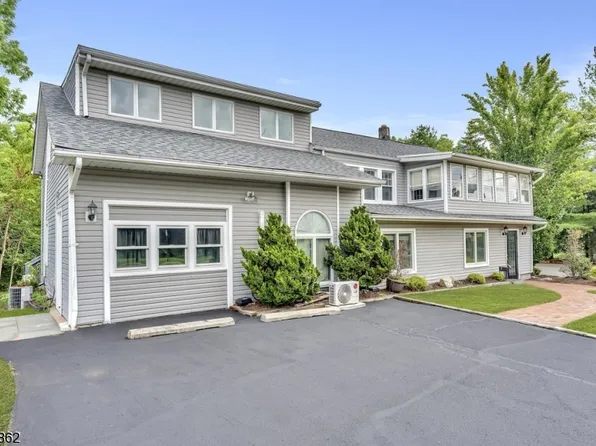 128 Main St, Lebanon Boro, NJ 08833