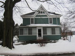 941 Freeman St, Genoa City, WI 53128