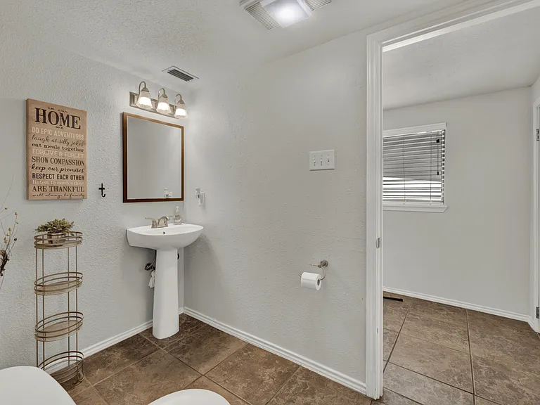 1015 Reiley Rd — Photo 15