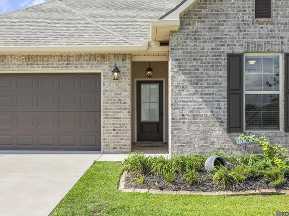 6555 Island Edge Dr, Gonzales, LA 70737