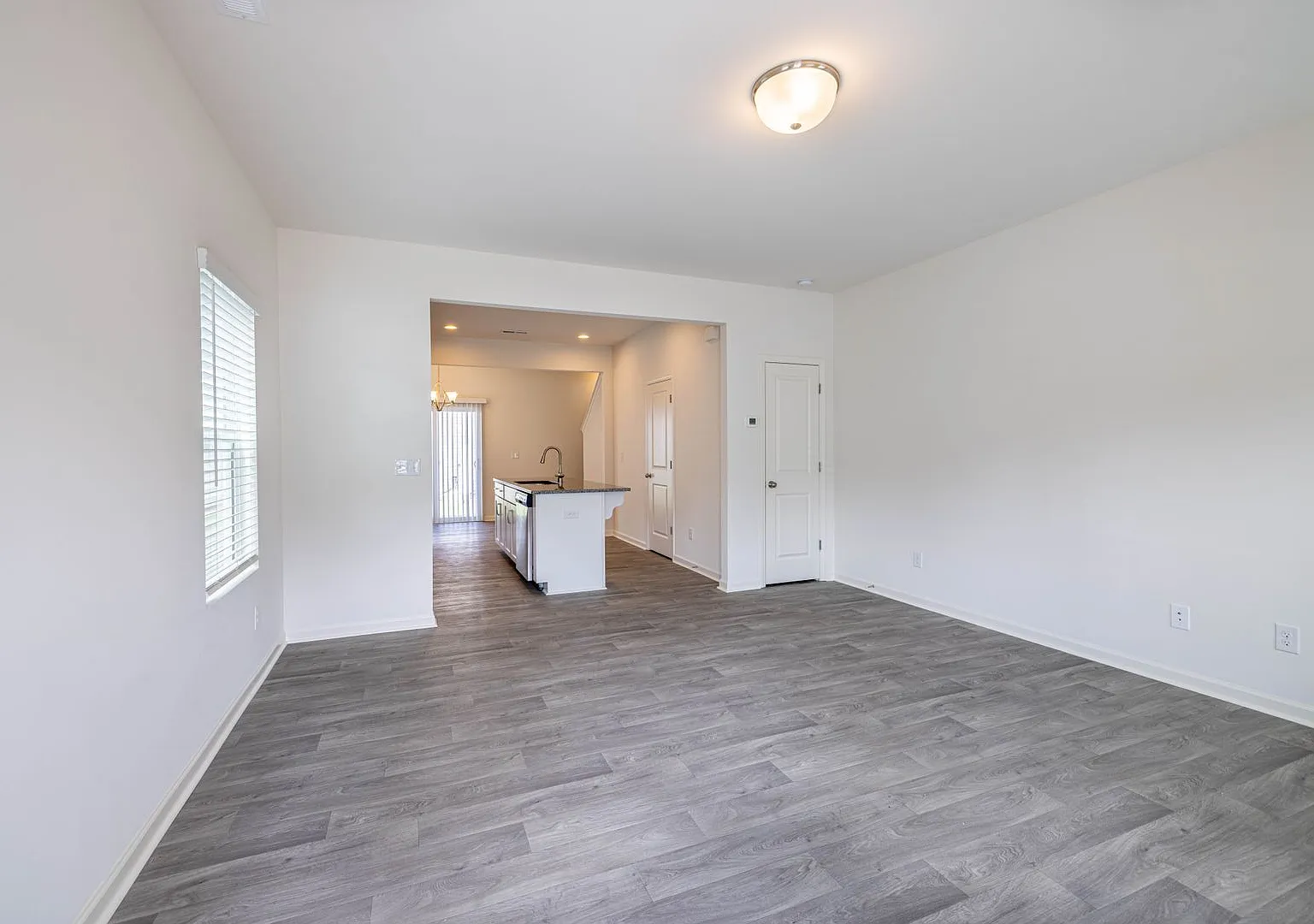 Beautiful 2 Bedroom Townhome In Midland Available August 2026 — Photo 2