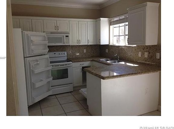 2nd image of 372 NE 26th Pl Unit 104