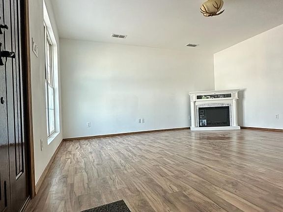 4th image of 2137 Texas St